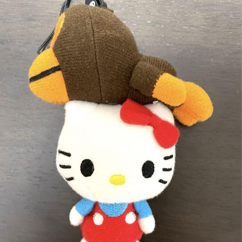 A BATHING APE × HelloKitty コラボクッション s-l1200.jpg