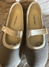 Comfortview Womens Shoes Size 8.5WW Gray White Athletic Emmy Sneakers Maryjane
