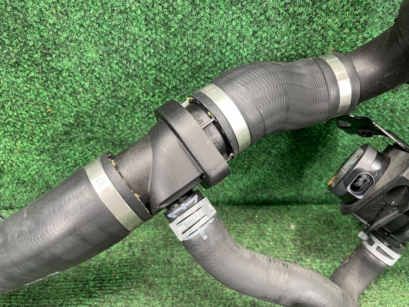 2003-2018 Bentley Continental GTC GT Turbocharger Water Coolant Pump w/ Pipe OEM