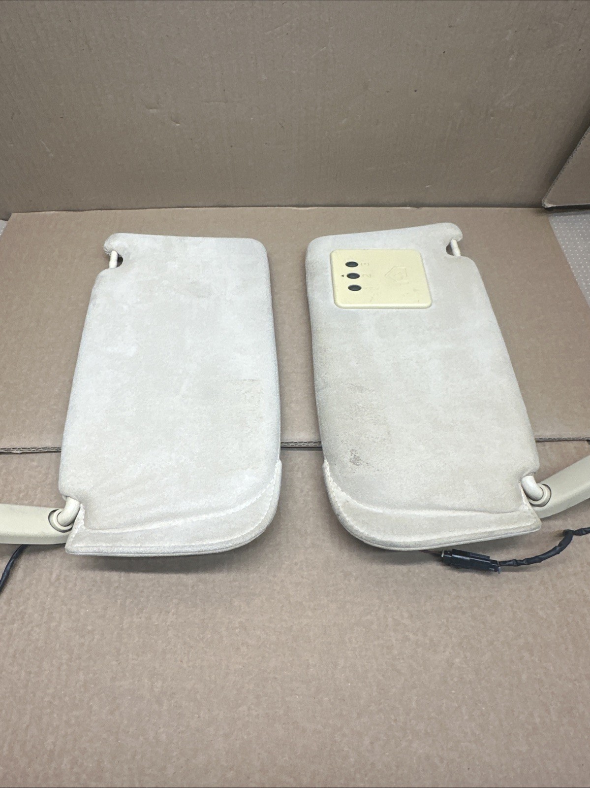 2003-2013 MASERATI QUATTROPORTE M139 SUN VISOR SHADE W MIRROR LEFT RIGHT OEM