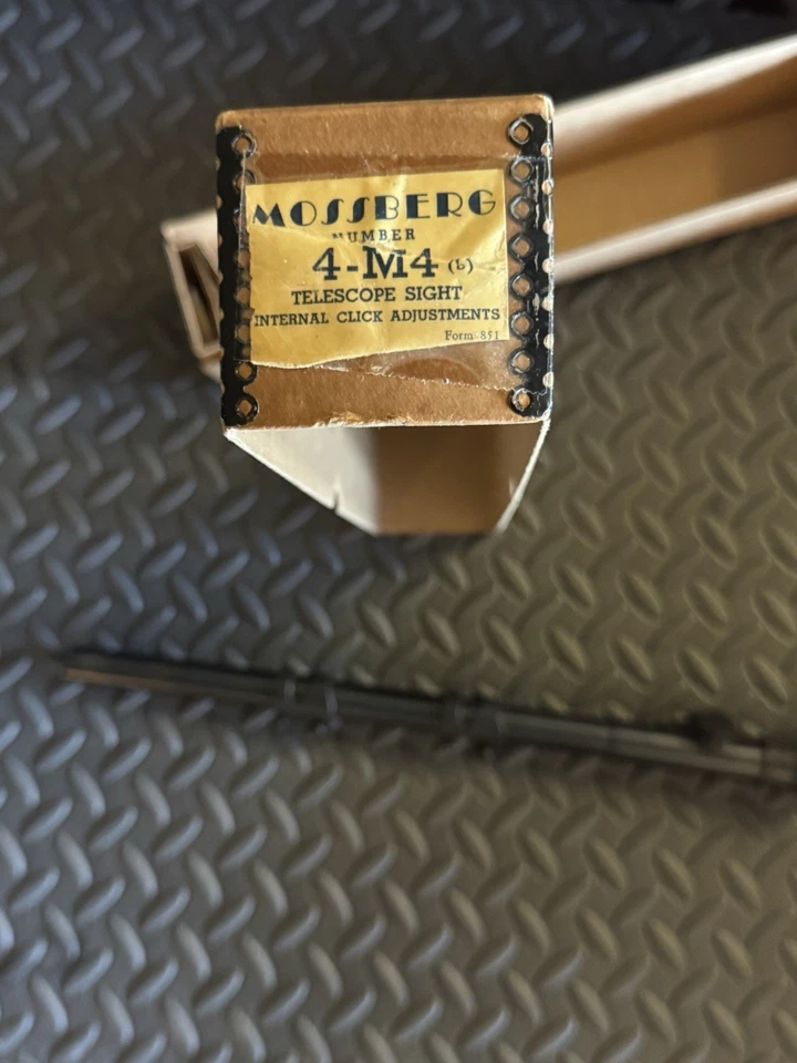 Mossberg 4-M-4 (b) Nuevo Stock Antiguo En Caja Original. Hallazgo muy raro. Foto 2 de 4