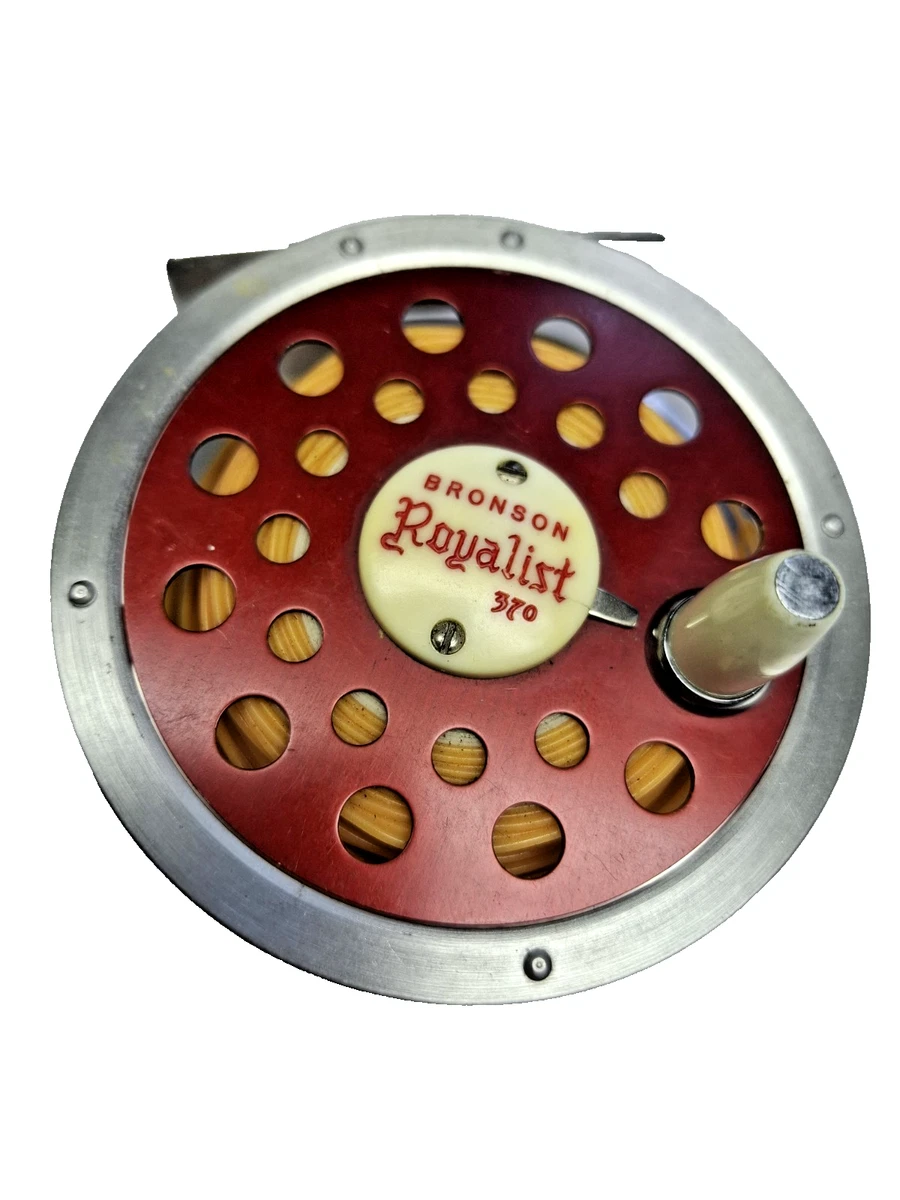 beacon fly reel Abel TR DeYoung Brown Flank Gunmetal Grey frame Orange drag housing and knob Fully machined aluminum frame Large arbor for faster line pick up 100% sealed carbon disc drag Easily converts from left to right hand retrieve Neoprene reel cover included Redington Behemoth Fly Reel -