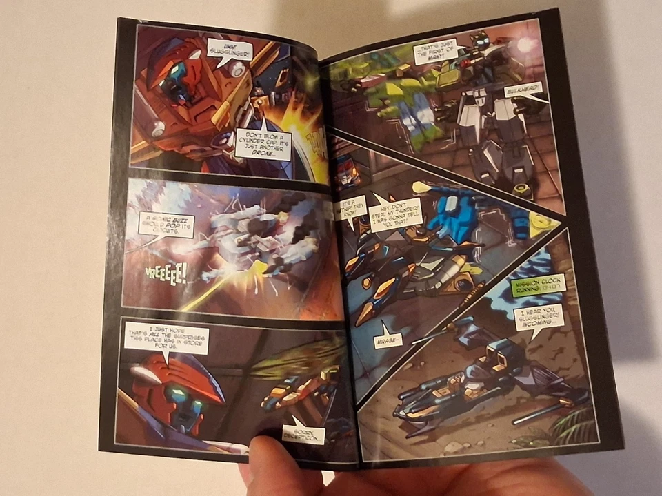 Transformers Energon Mini-Comic Volume 3 Dreamwave Art + Toy Catalog 2004 - Image 3 of 4