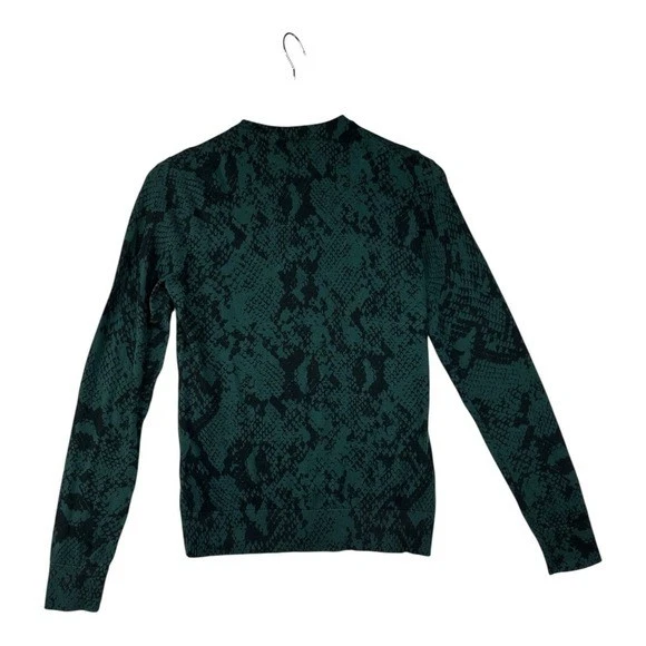 Cárdigan con botones estampado animal Ann Taylor talla mediana verde/negro Foto 4 de 4