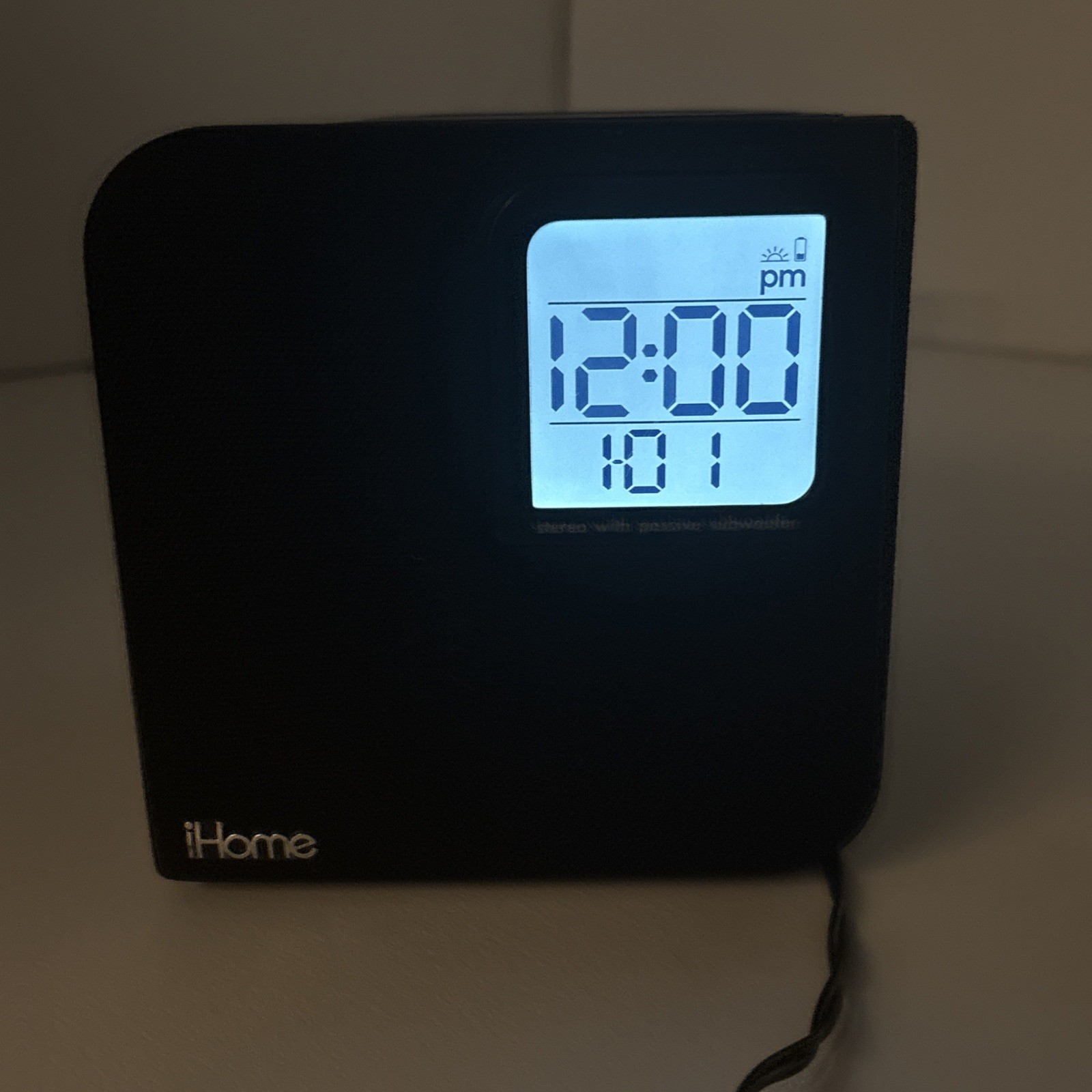 iHome Model iH120B Space Saving Dual Alarm Clock Stereo Speaker Dock Apple iPod