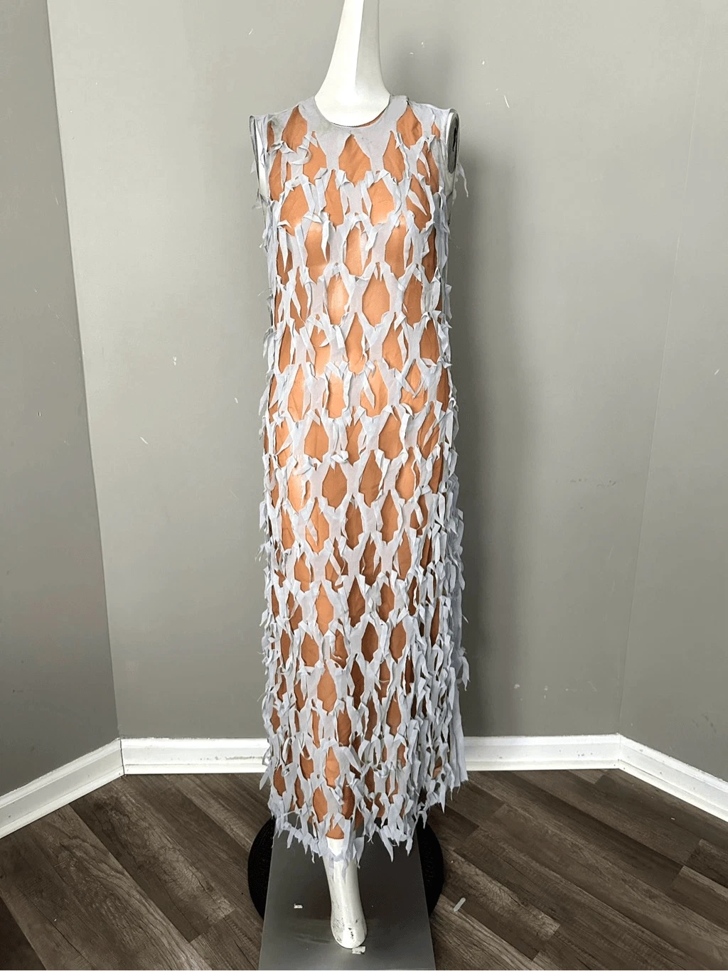 Maison Margiela Abito di seta ritagliato