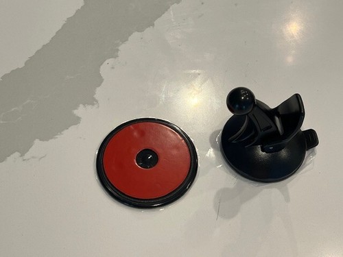Garmin Nuvi Model 10R-023994 GPS w/ bundle of Cable, Case, Beanbag Dash Stand!! - Picture 8 of 13