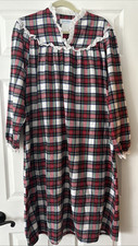 Lanz of Salzburg 100 Cotton Flannel Nightgown Sz M/L USA Red Green Tartan Plaid