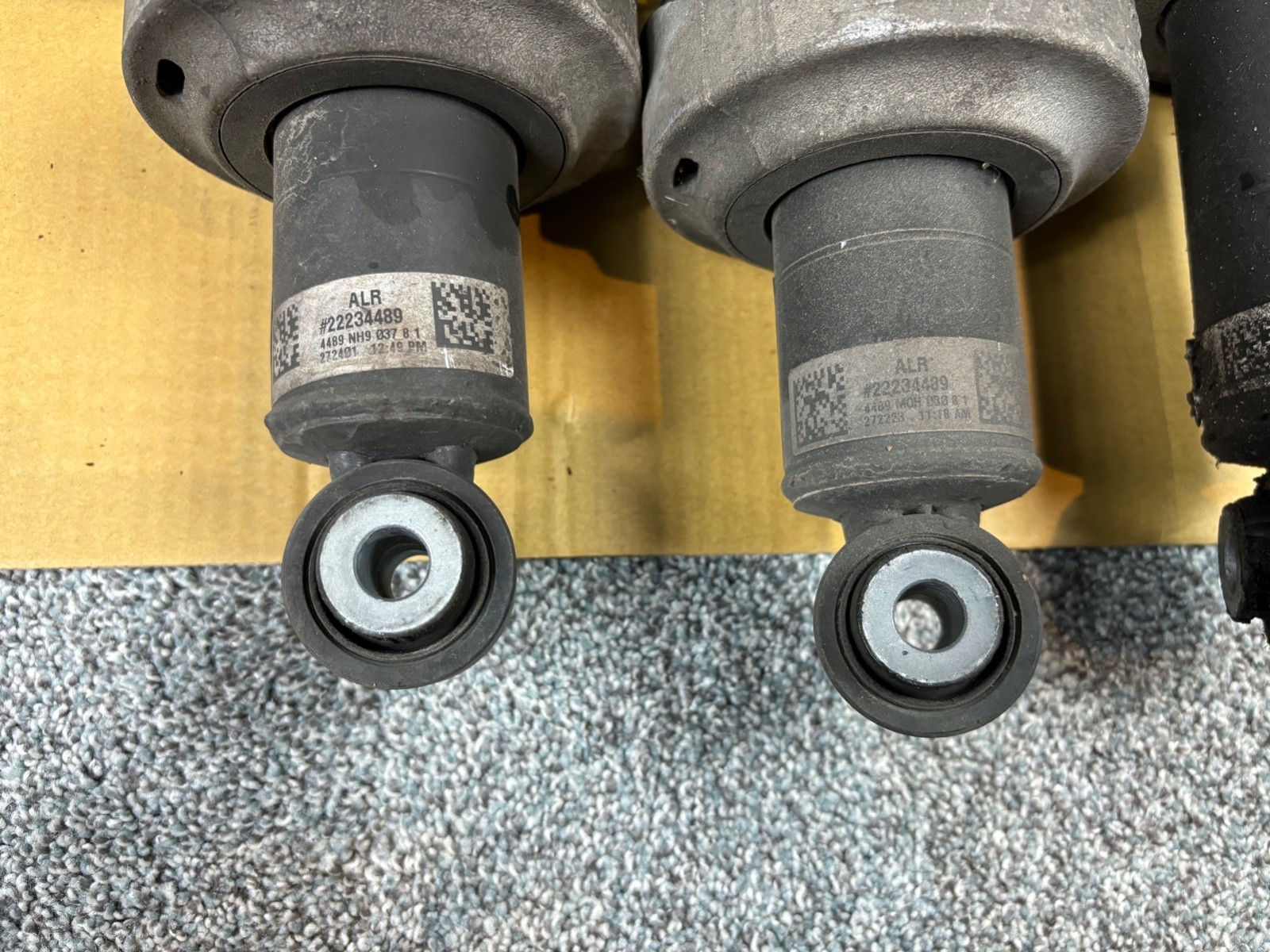 2006-2016 Audi R8 Delphi Mag Ride Suspension Shock Strut OEM SET - For Repair