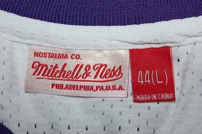 white 1996-97 Utah Jazz Karl Malone (32) stitched Mitchell & Ness