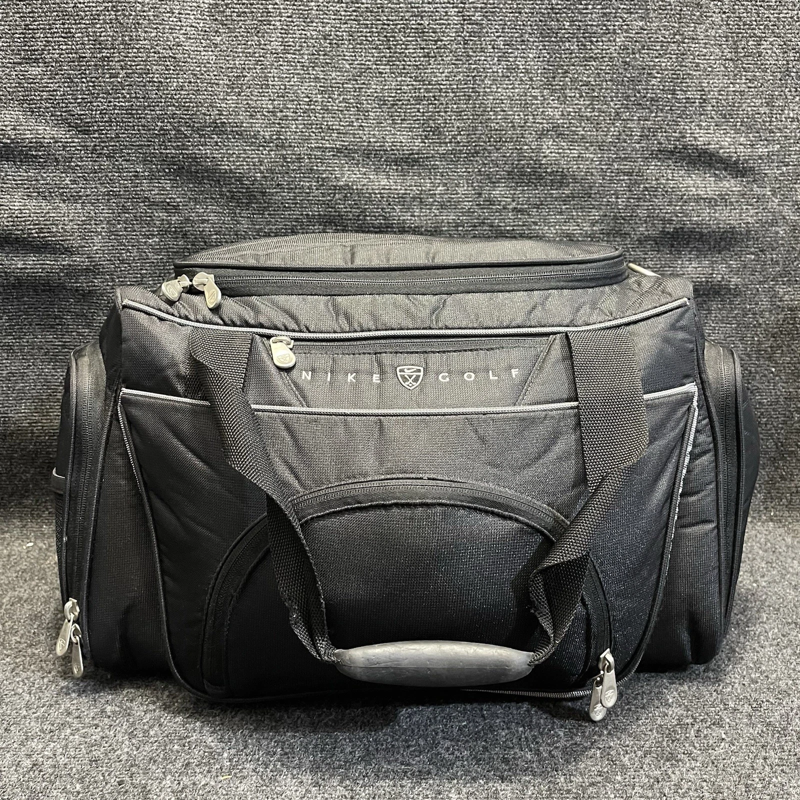 Nike Golf TG0003-001 Medium Black Duffel Travel Bag Ventilated Shoe Compartment