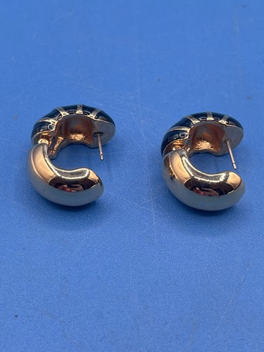 E Pearl Reversible Post Earrings Gold Tone Blue Marked - Picture 2 of 6