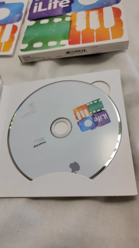 Apple iLife '11 - Family Pack 5 users, 5 machines MC625Z/A GarageBand iPhoto - Image 2 of 4