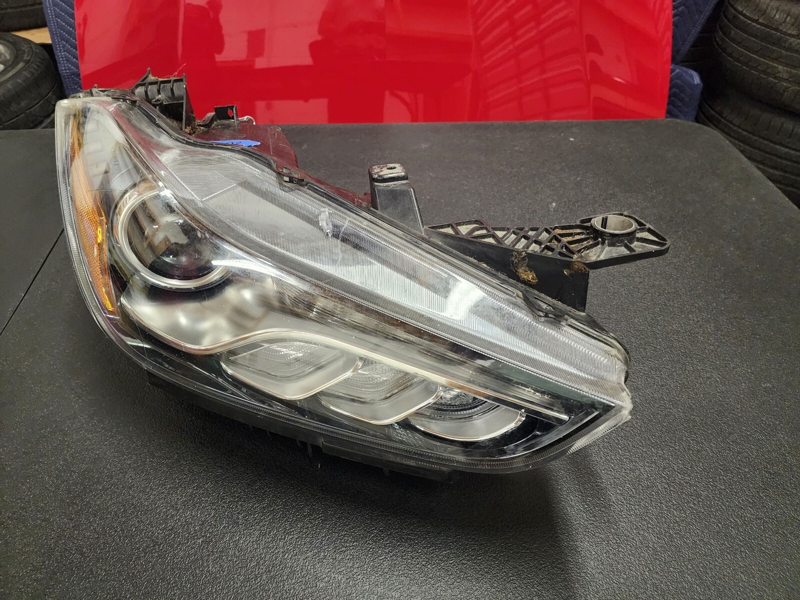 2014 - 2019 MASERATI GHIBLI FRONT RIGHT XENON HID HEADLIGHT LAMP 670005474 OEM