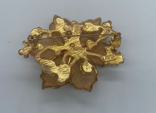 Vintage Christmas Poinsetta Holly Berry Gold Mesh Brooch signed Kenneth Cole - Picture 4 of 8