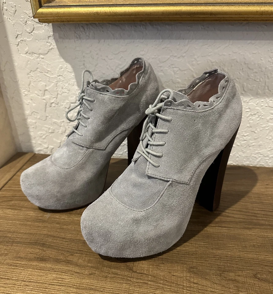 De Colección Betsey Johnson Gris Gamuza Serena Plataforma Talla 8.5 Tacones con Cordones Zapatos Bombas Foto 3 de 4