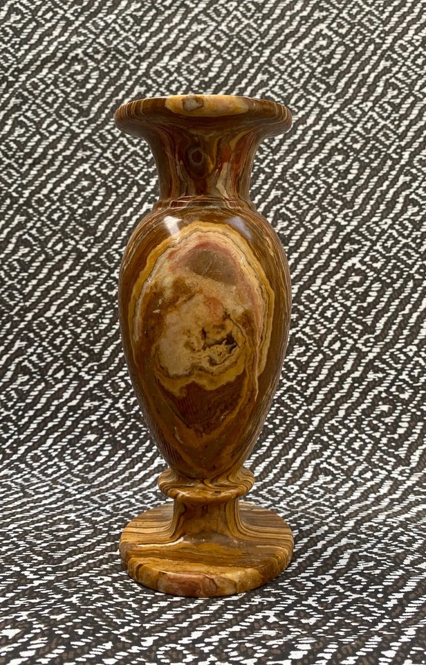 Jarrón de mesa de 7,5" multicolor de ónix decorativo de mediados de siglo tallado en piedra natural Foto 4 de 4