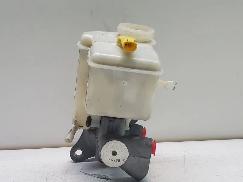 2002 BMW 330xi Brake Master Cylinder AWD Without Cap OEM - Image 3 of 4