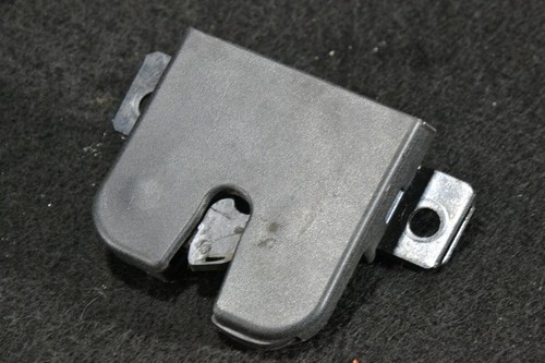 VW Caddy 2K Schloss Heckklappe Heckklappenschloss 2K0827505F