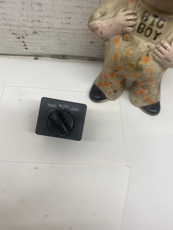 Interruptor Infiniti QX4 Pathfinder 97-00 4x4 bloqueo automático 2x4 OEM Foto 3 de 4