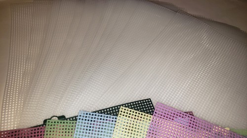 21 Mix 7-Mesh Count Plastic Canvas Bulk- 10.5 x 13.5 Inch 14 White 7 Mixed - Picture 3 of 3