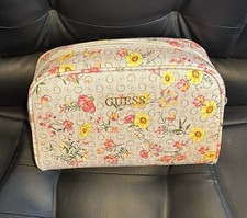 Gorgeous GUESS Floral (Blush) Monogram Cosmetic/Makeup/Toiletry Bag - Brand New