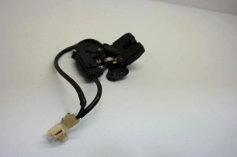 05 2005 Scion TC Trunk Lid Lock Actuator Foto 3 de 4