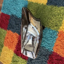 14-19 RENAULT TRAFIC MK3 N/S PASSENGER NEAR SIDE HEADLIGHT (BROKEN LUGS)