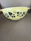 New ListingVintage Pyrex GOOSEBERRY Black on Yellow Cinderella Bowl large 4 QT #444