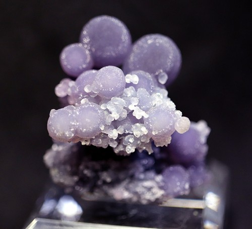 Huge spheres Grape Amethyst crystal cluster. A floater Sulawesi, Indonesia - Picture 3 of 7