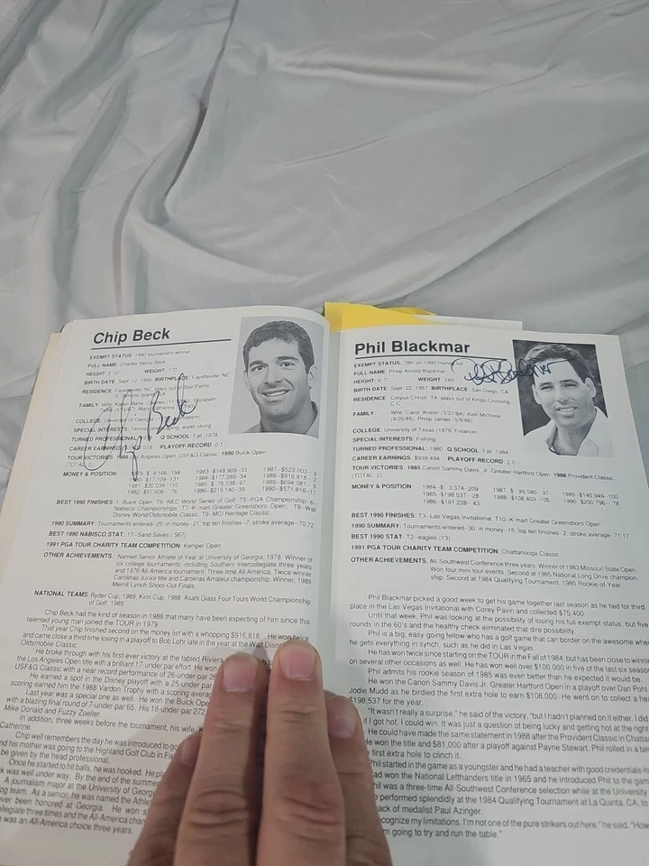 RARE Official PGA TOUR BOOK 1991 Media Guide 384 Page Paperback 122 Autographs - Image 4 of 4