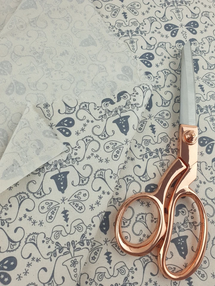 John Louden Printed 100% Cotton Calico Fabric Grey on Natural - per metre - Image 4 of 4