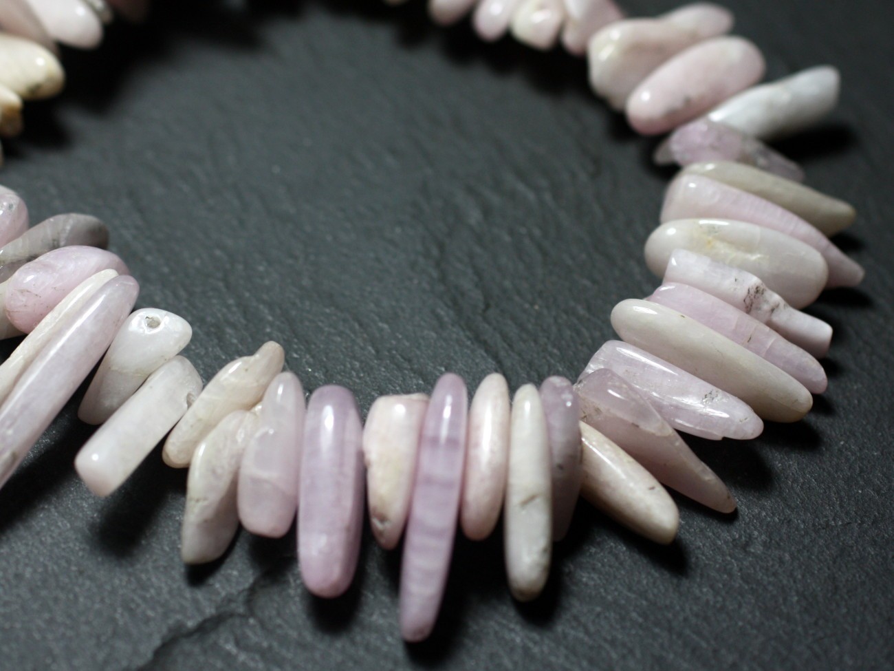 Perles en kunzite rose naturelle de 39cm pour la création de bijoux haut de gamme