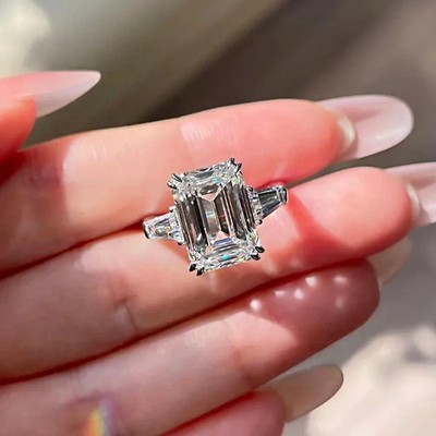 3,10 kt Smaragdschliff Moissanit Drei Steine Verlobungsring 14 K Weißgold vergoldet