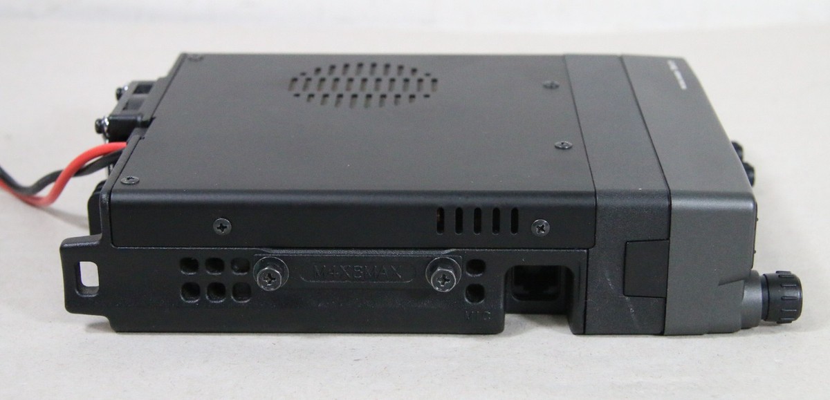 Kenwood TM-V71A FM Dual Band Ham Radio Transceiver w/ Box and Mic
