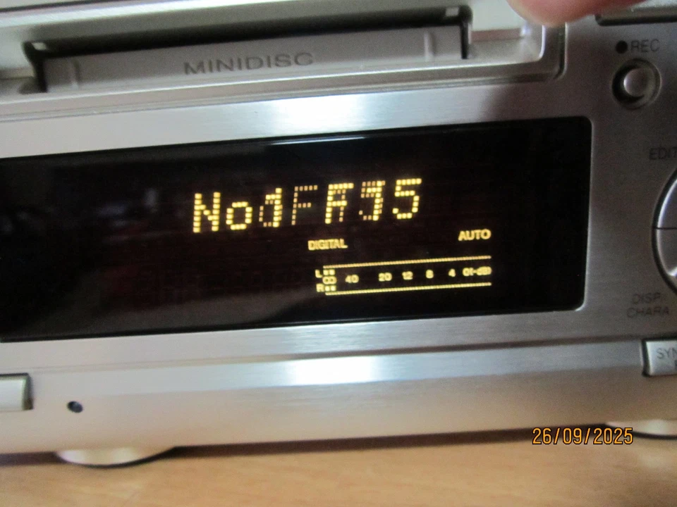 TECHNICS SJ-HD501 MINIDISC DECK mit Fernbedienung DEFEKT Fehlercode F15 - Bild 2 von 4