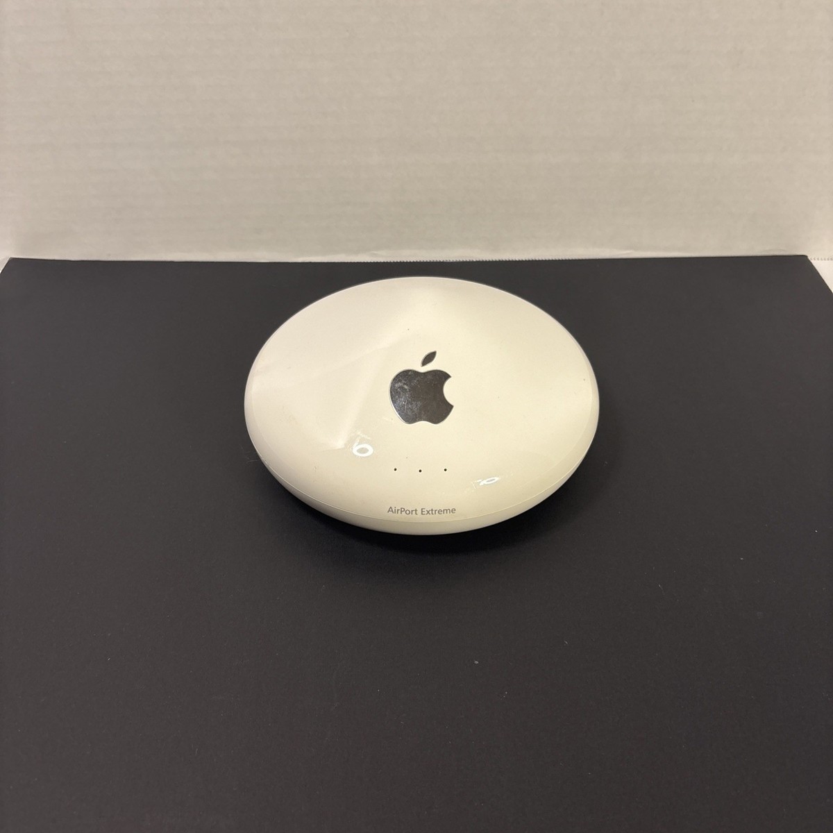 Apple AirPort Extreme Base Station 54 Mbps Wireless G Router +