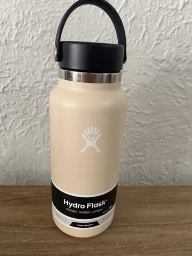 NWT Sandstone/Light Tan 32 oz Hydro Flask, Wide Mouth Bottle with Lid