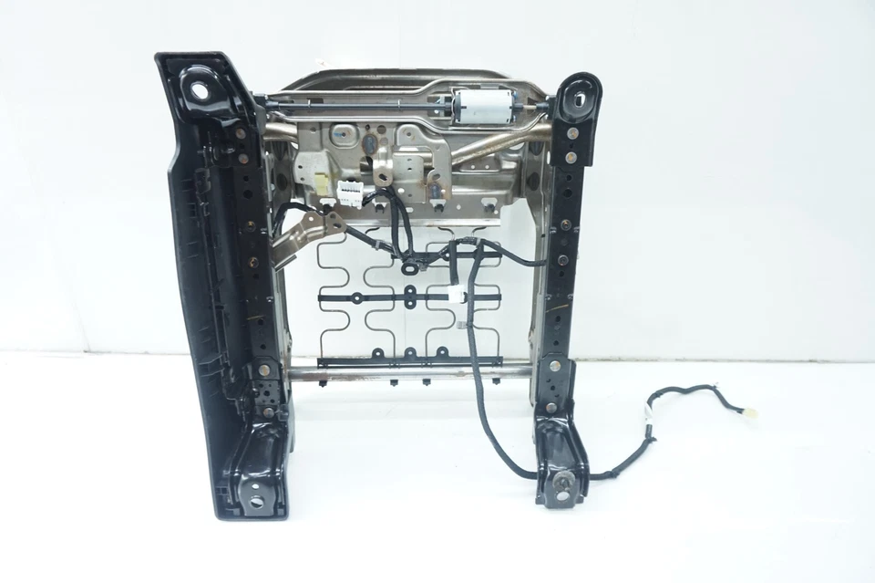 2016-2019 Nissan Titan XD OEM Right Front Seat Track Assembly - Image 4 of 4