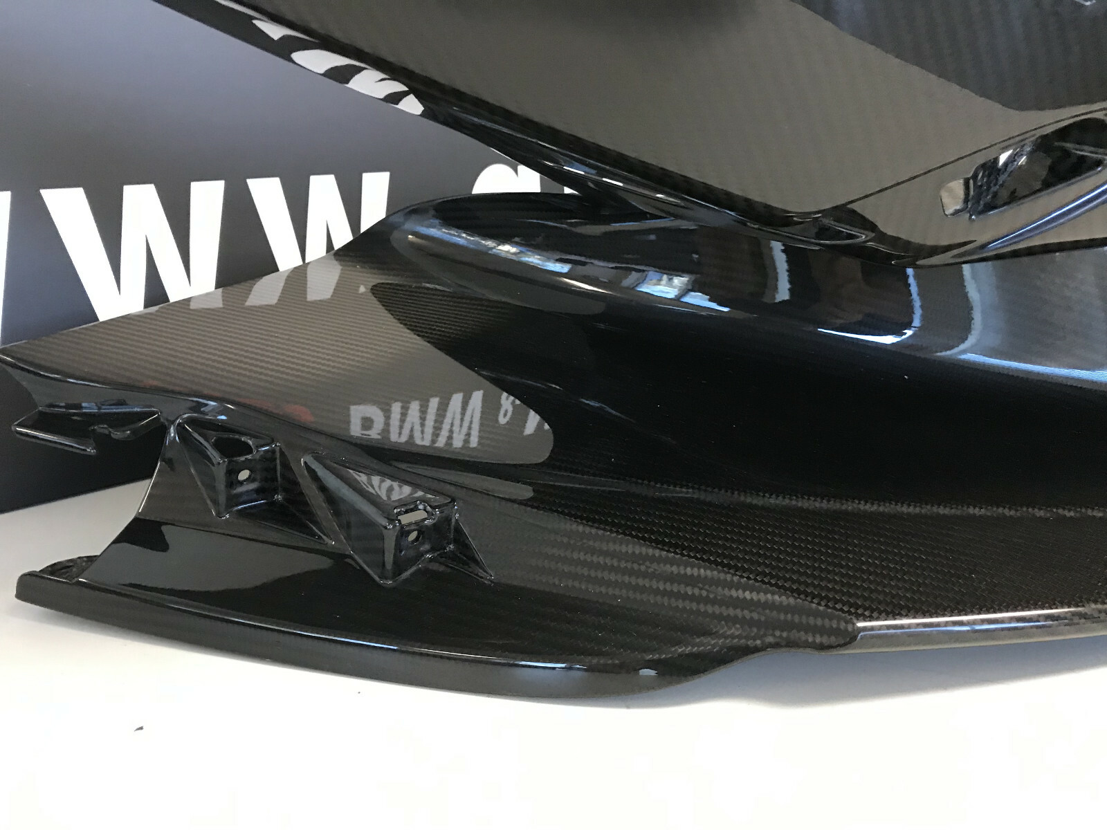 MCLAREN 570GT CARBON FIBER BUMPER SPLITTER NEW OEM 13A3324MP