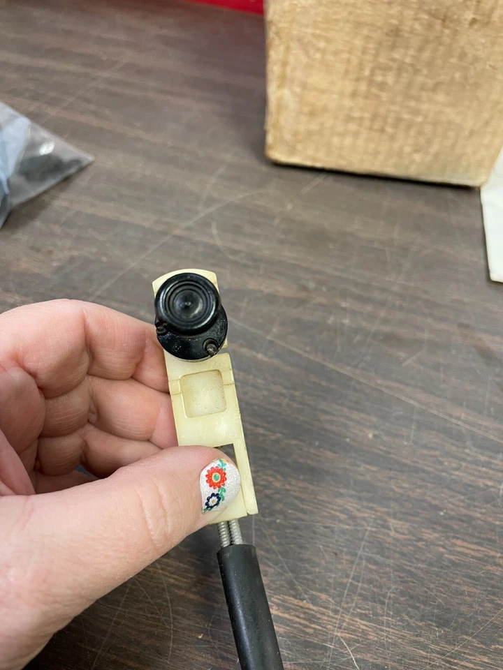 Espejo retrovisor deportivo Oldsmobile Delta 1974 1975 88 LH remoto como nuevo GM 123 Foto 3 de 4