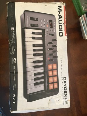 M-Audio Oxygen 25 25-Key USB MIDI Keyboard Controller w/ Pads Pitch/Mod