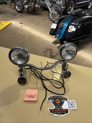 新品　Harley-Davidson 純正プールバーライト　ビンテージ　希少 Harley Springer Softail Passing Lamp Fog Light Bar Spot OEM