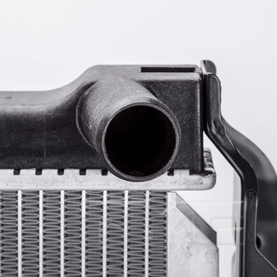 Conjunto de radiador TYC 50 para camioneta Toyota 4Runner 88-95 Foto 4 de 4