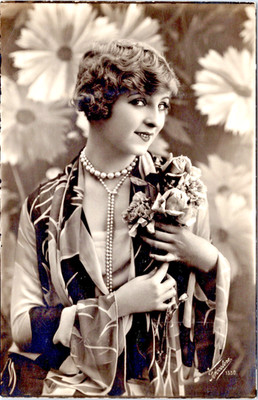 RPPC Pretty Flapper Girl Bobbed Wavy Hair Early1920's FashionPearls Studio B-149