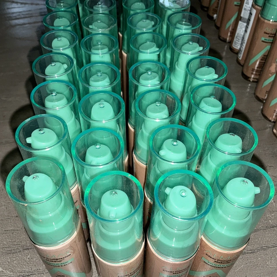 Almay Clear Complexion Makeup #100 Ivory - Image 2 of 3