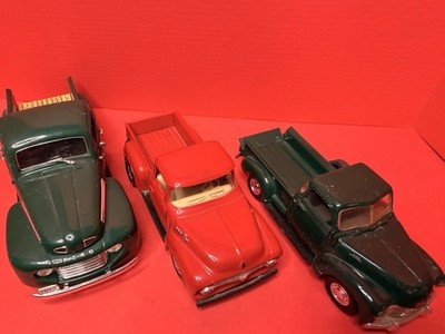 Lot Of 3 Die Cast Pick Up Trucks Chevy And Fords