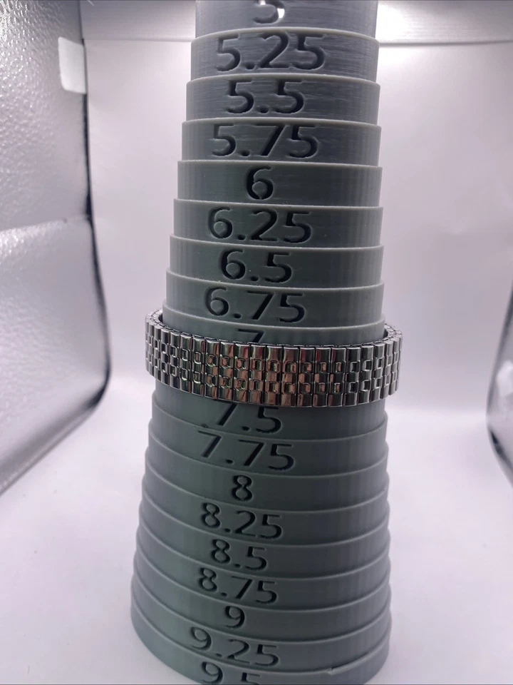 Black Hills Gold Watch "SDG" South Dakota Gold Leaves  Men's Watch New Battery - Image 3 of 4