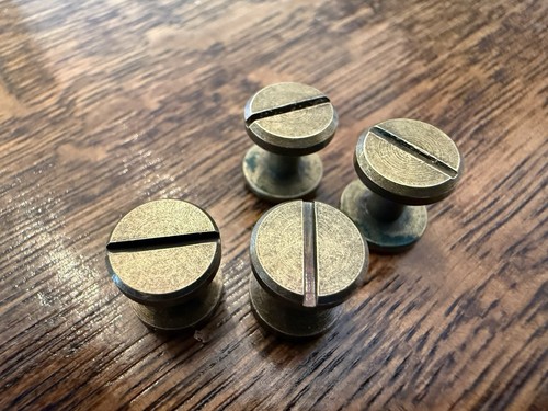 SET (4) 1/4" Chicago Schraube & Post mit Schlitz, Messing, Gewehrschlinge, USA