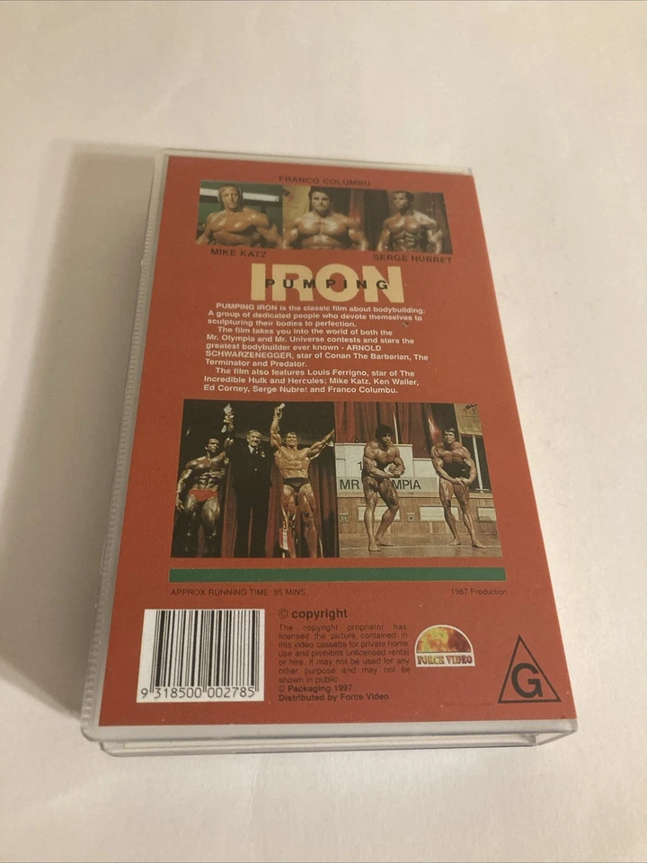 Pumping Iron VHS Tape In Plastic Clamshell Case 1977 Arnold Schwarzenegger Foto 2 de 4